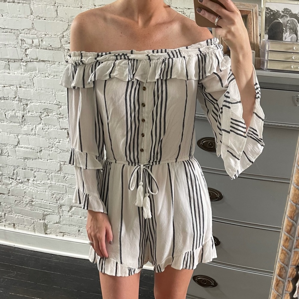 Off the shoulder flutter sleeve stripe romper
